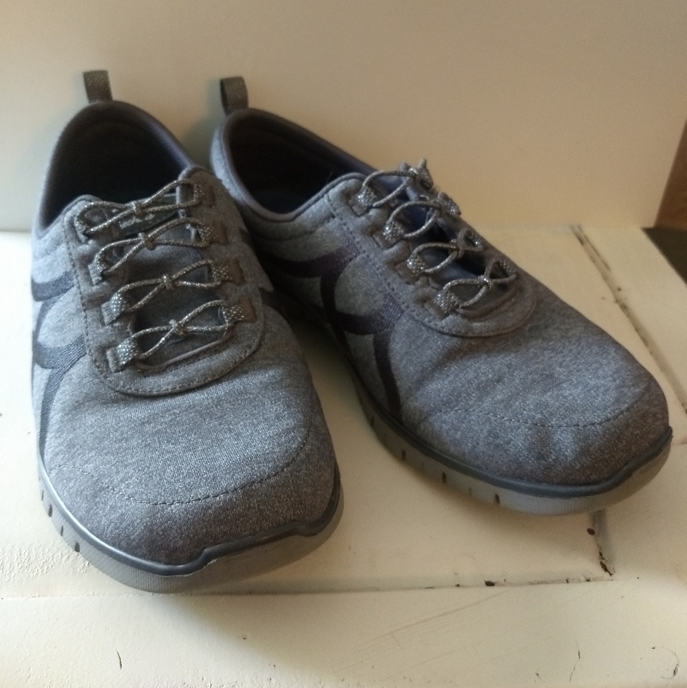 Skechers